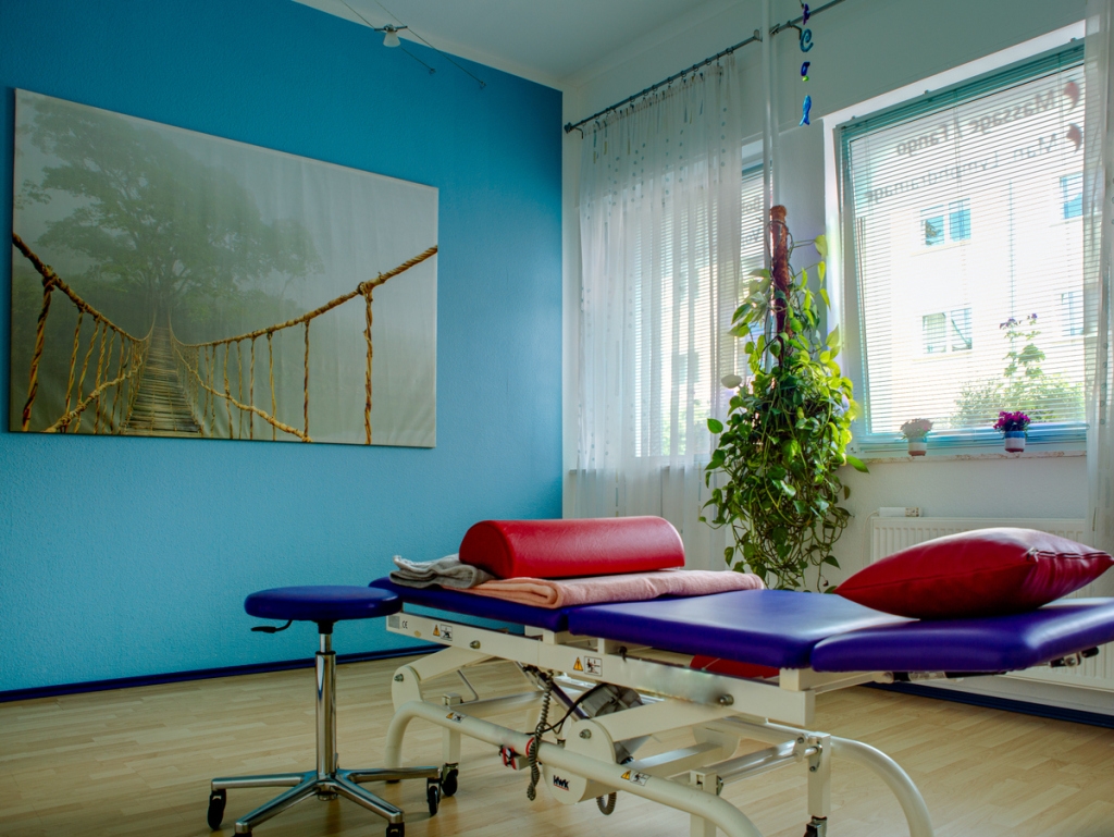 Physiotherapie in Duisburg Neudorf Krankengymnastik Martina Schlauch Behandlungsraum